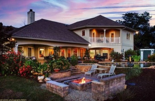 Toccoa House | Cherrywood Ranch: Elegant Wedding Venue Mountain Views & Resort-Style Pool