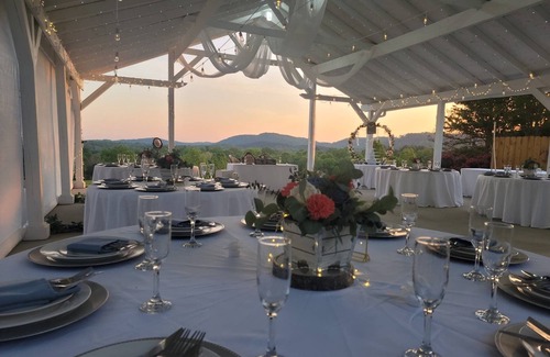 Toccoa House | Cherrywood Ranch: Elegant Wedding Venue Mountain Views & Resort-Style Pool