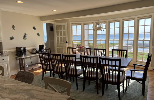 Wicomico Church House | Chesapeake Bay-front Estate minutes to Irvington, Kilmarnock and Whitestone