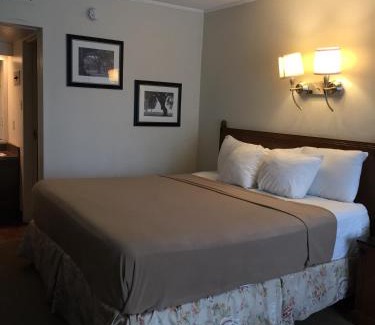 Morningside-Lenox Park Hotel | Cheshire Motor Inn