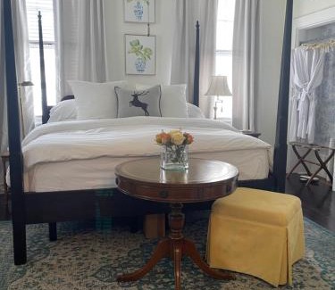 Columbia Bed & Breakfast | Chesnut Cottage Inn Bed & Breakfast