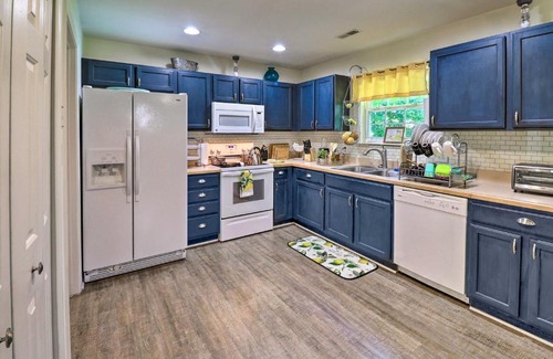 Tolchester Beach House | Chestertown Family Hideaway with Kayaks and Deck!