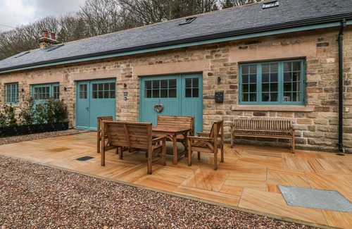 Hoylandswaine Cottage | Chestnut Cottage