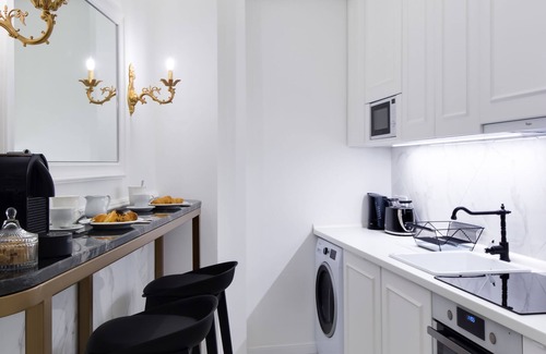 Inner City Budapest Apartment | Chestnut & Eliza Suites - Superior Homes