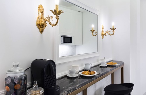 Inner City Budapest Apartment | Chestnut & Eliza Suites - Superior Homes