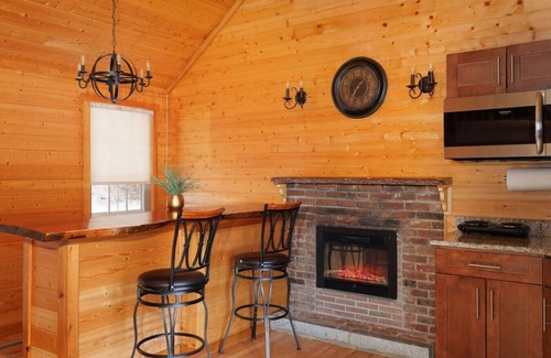 Bethlehem Cabin | Chestnut Premier, Beautiful Lakeside Log Cabin