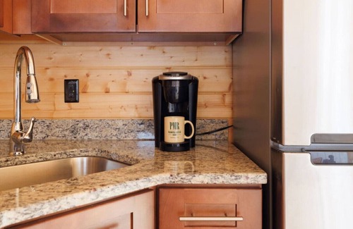 Bethlehem Cabin | Chestnut Premier, Beautiful Lakeside Log Cabin