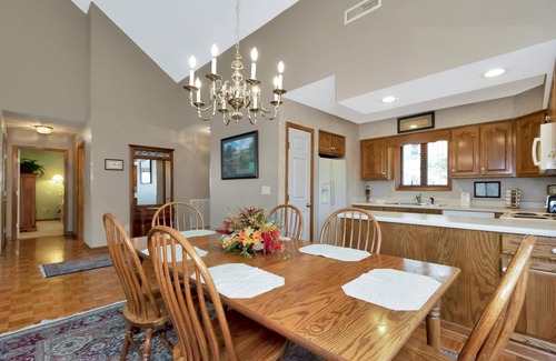 Blowing Rock Condo | Chetola Resort 3 BR Condo w/access to Heated Indoor Pool & Fitness Center