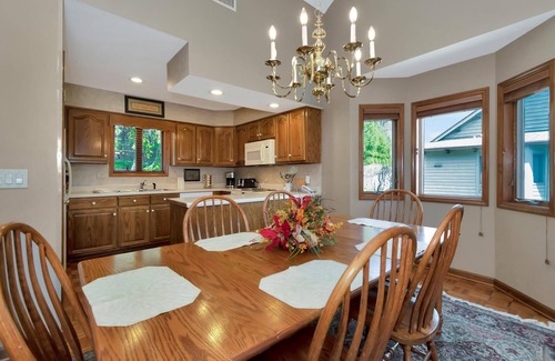 Blowing Rock Condo | Chetola Resort 3 BR Condo w/access to Heated Indoor Pool & Fitness Center