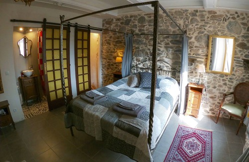 Saint-Nazaire-de-Ladarez Bed & Breakfast | Chez Amis B&B