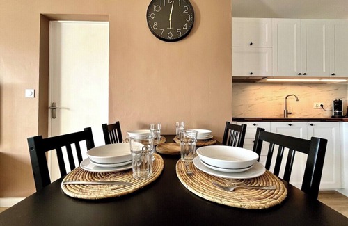 Heuze - Saint-Georges Apartment | Chez Béranger - near train station/congress center
