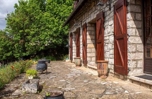 Mende House | "Chez Colette" Peaceful - Outdoors - 10 travellers