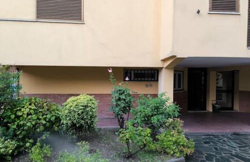 Monza Apartment | chez elisa zona sobborghi Monza Brianza , italia
