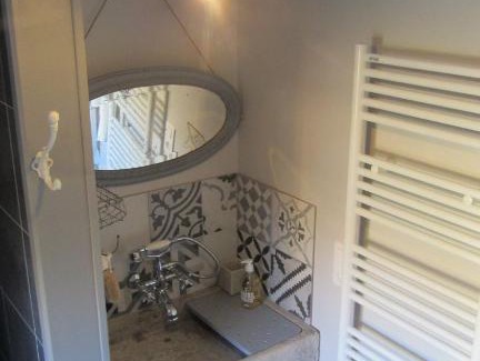 Lain House | Chez Gladys et ses enfants