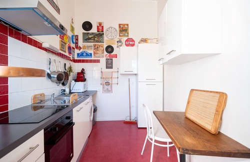 Quartier Canrobert Apartment | Chez ma petite Reine, 2-room apartment, city center, near train station
