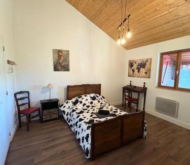 L'Isle-Jourdain Ski Chalet | Chez Mamie
