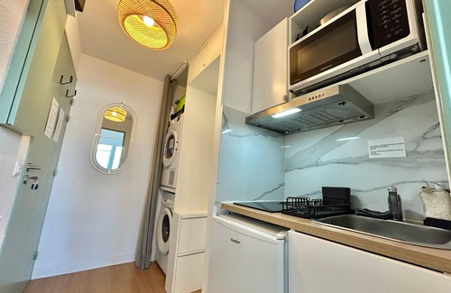 4th Arrondissement Apartment | Chez Martin - Studio Timone St Pierre Palais omnisports