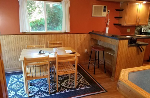 Lake Linden House | Chez Moi Lake Linden - 1500 sq ft vacation home