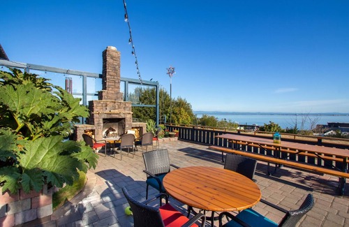 Port Angeles Apartment | Chez ZigZag: 2 Bdrm. Full Kitchen, Water/Mtn - Killer View, Sauna
