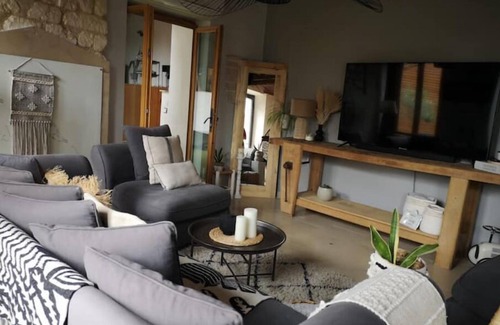 Venizy Villa | π₯ Chezsonbernois π₯