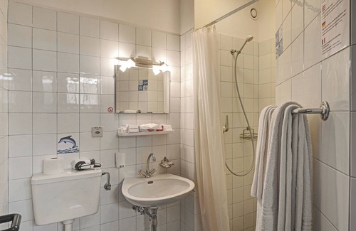 Pedrinate Apartment | Chiasso Apartments 203