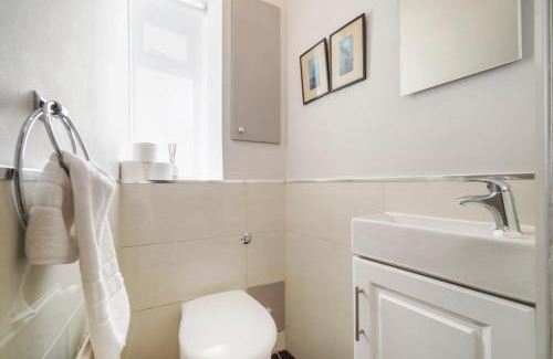 Brompton & Hans Town Apartment | Chic 1 Bed House in Knightsbridge FREE WIFI by City Stay Aparts London