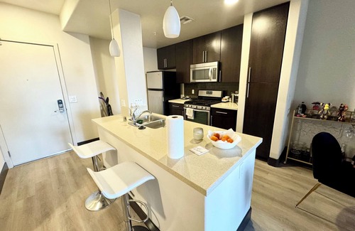 Los Angeles Apartment | Chic 1-bedroom apartment in marvelous West Hollywood with fitness room, AC
