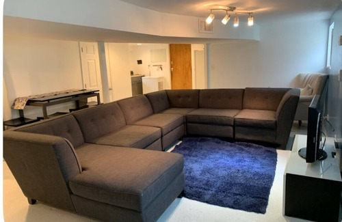 Archer Heights House | Chic 1-bedroom apartment in fabulous Chicago with AC