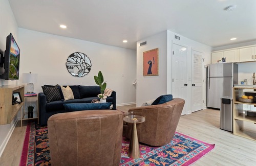 Hillsboro Village House | Chic 1920s Charmer Walkable to Belmont & Vanderbilt, Pet-Friendly