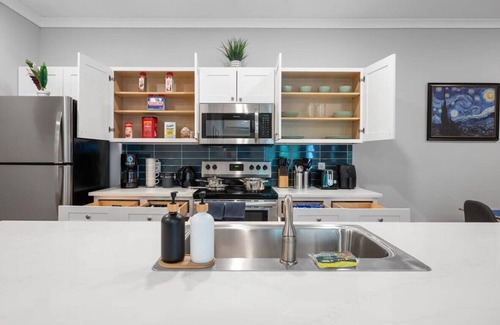 Port Wentworth Apartment | Chic 2-bedroom apartment with AC, fitness room, pool - C