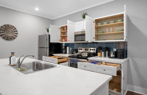 Port Wentworth Apartment | Chic 2-bedroom apartment with AC, fitness room, pool - C