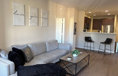 San Bruno Apartment | Chic 2-bedroom apartment with WiFi, AC in marvelous San Bruno 5 min from SFO