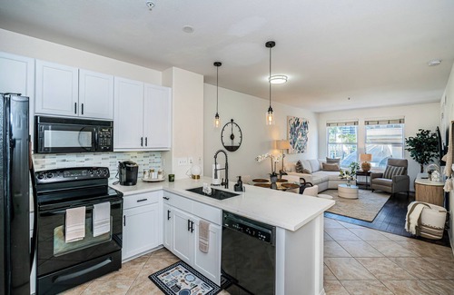 Pacific Terrace Condo | Chic 2-bedroom condo in brilliant San Diego with WiFi, fitness room