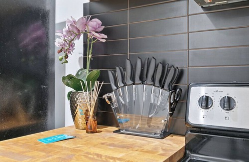 Austell Apartment | Chic 2 bedroom w/free parking