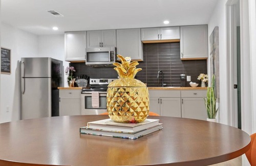 Austell Apartment | Chic 2 bedroom w/free parking