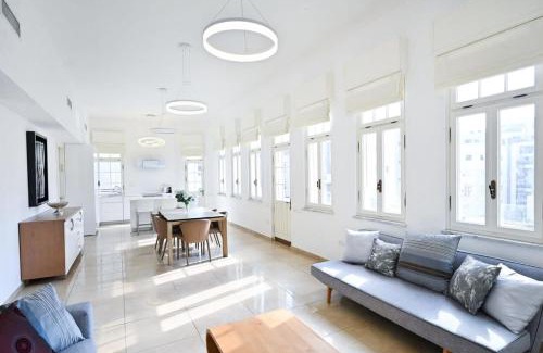 Tel Aviv Promenade Apartment | Chic 2BR Apartment close to the beach by HolyGuest