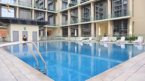Masdar City Apartment | Chic 2BR Oasis - Stylish Masdar City Escape Near Masdar Park & City Centre