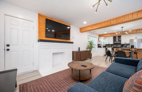 Church Street Apartment | Chic 3BR Bungalow w/Screened Porch & Patios