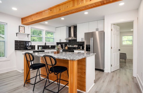 Church Street Apartment | Chic 3BR Bungalow w/Screened Porch & Patios