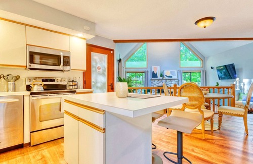 East Stroudsburg Apartment | Chic 3BR | Gas Fire Pit | Arcade | Deck