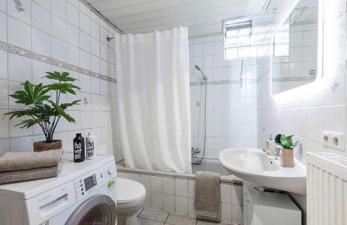 Sandhofen Apartment | Chic 4 Room Apartment in Mannheim