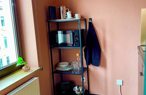 Reudnitz-Thonberg Apartment | Chic and central apartment in an old building