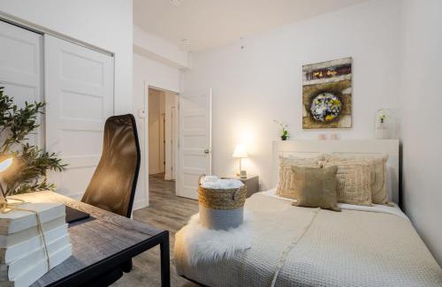 Griffintown Apartment | Chic and Spacious 3 Bedrooms in Griffintown