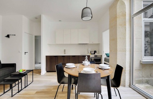 Quartier de la Folie-Mericourt Apartment | Chic Apartment -2BR/6P- Oberkampf/République