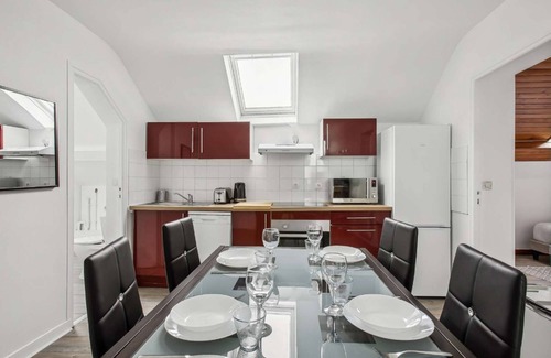 Rosny-sur-Seine Apartment | Chic Apartment in Rosny-sur-Seine