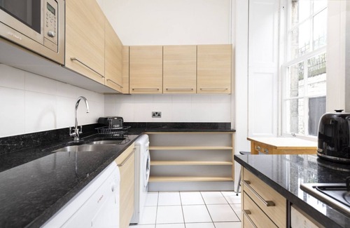 Stockbridge Apartment | Chic Apartment near Stockbridge Market