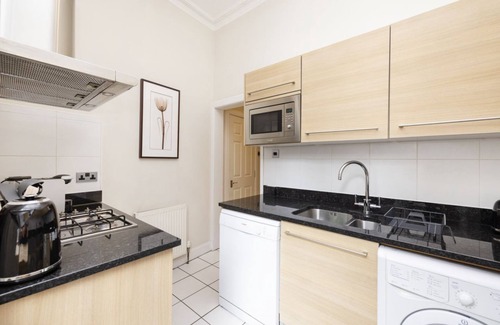 Stockbridge Apartment | Chic Apartment near Stockbridge Market