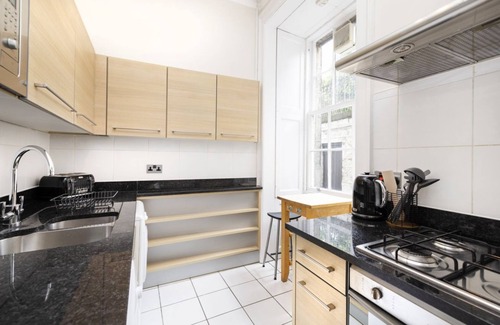 Stockbridge Apartment | Chic Apartment near Stockbridge Market