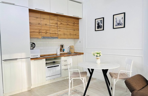 Koktem-2 Micro District Apartment | Chic apartment with WiFi and AC in the center of Almaty