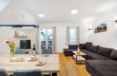 Mojstrana Apartment | Chic Apartments with Finnish Sauna and Jacuzzi